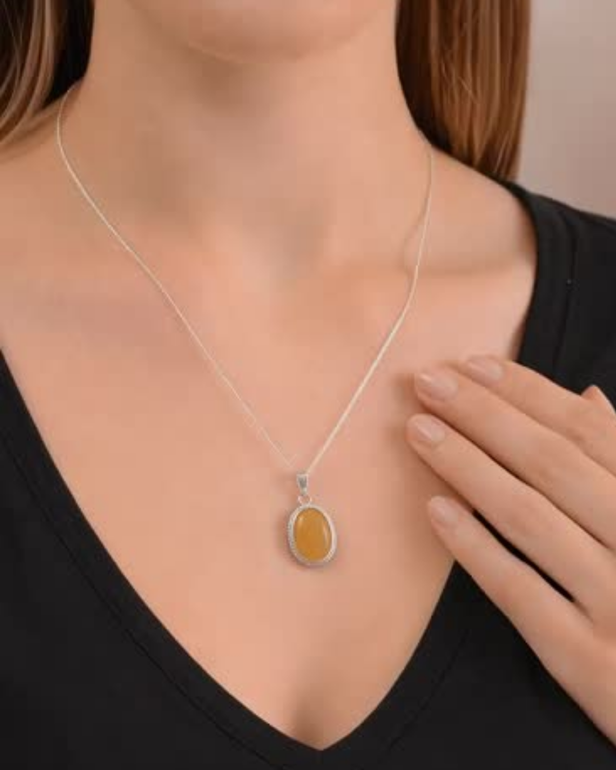 Kehribar Kolye — Oval Kesim · Gümüş Zincir ve Kasa