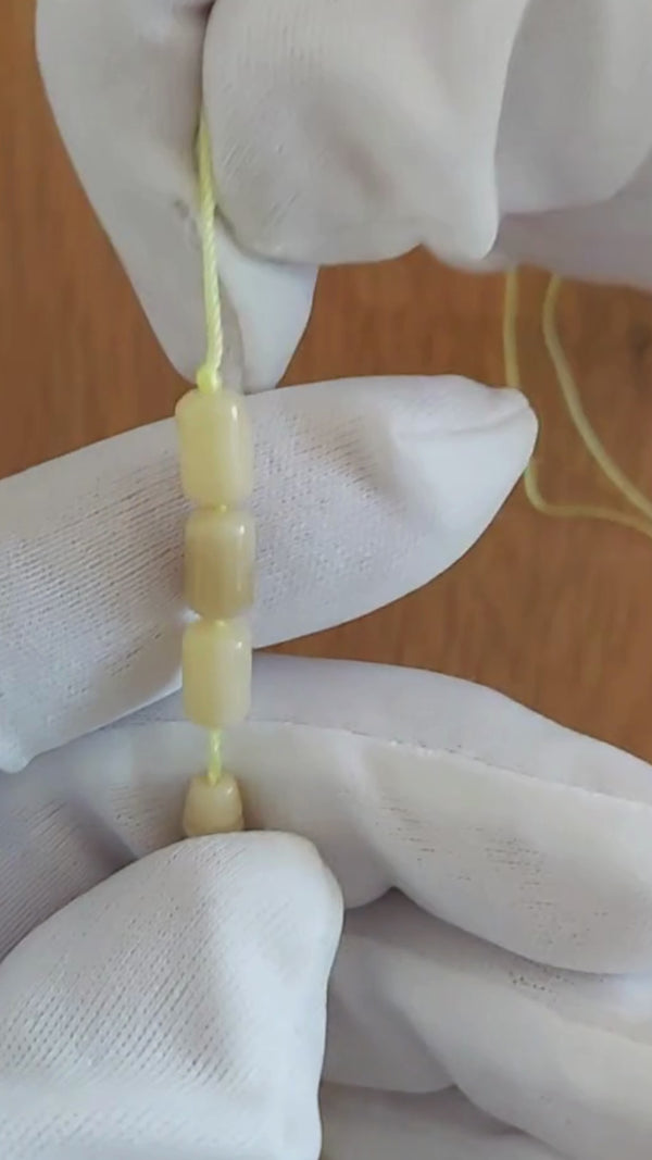 Beyaz Sütlü Damla Kehribar Tesbih — 8,5×5 mm Fıçı Kesim · 33 Tane - Baltık kehribarı