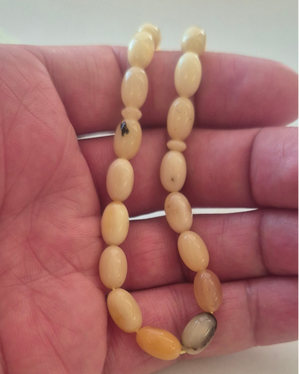 Sütlü Kehribar Tesbih — 9.5×6.5 mm zeytin kesim, 33 tane · Doğal Baltık damla kehribarı — ek görünüm