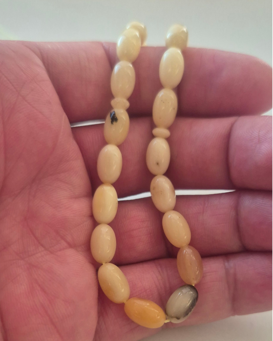 Sütlü Kehribar Tesbih — 9.5×6.5 mm zeytin kesim, 33 tane · Doğal Baltık damla kehribarı — ek görünüm