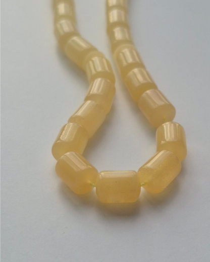 Sütlü Kehribar Tesbih — 9.5×7 mm fıçı kesim, 33 tane · Doğal Baltık damla kehribarı — ek görünüm