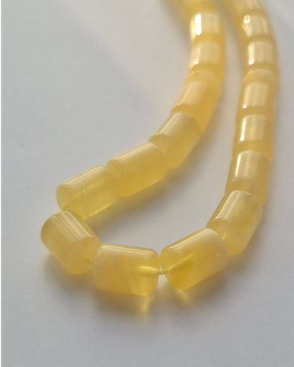 Yarı Şeffaf Sütlü Kehribar Tesbih — 10×7 mm fıçı kesim, 33 tane · Doğal Baltık damla kehribarı — ek görünüm